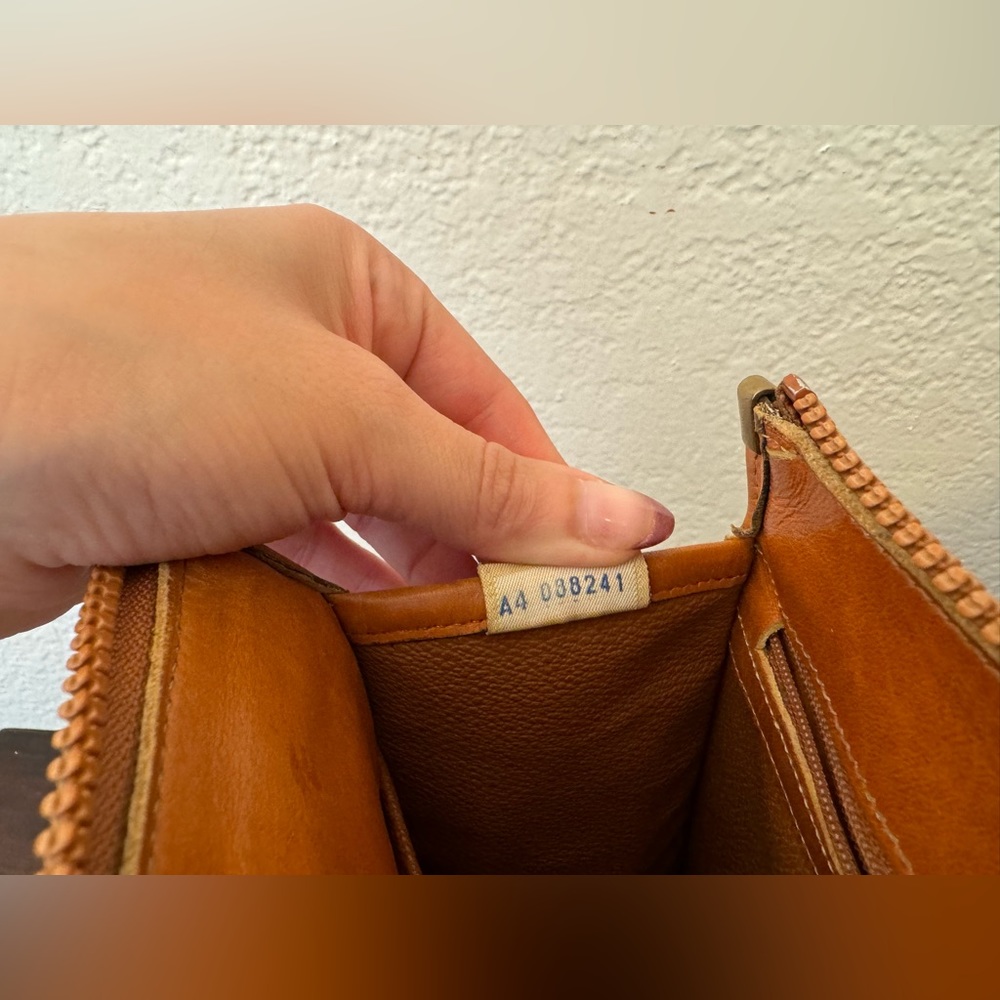 Vintage Dooney & Bourke Pebbled Leather Purse - Picture 7 of 9